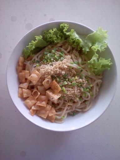 BAKSO & MIE AYAM BABON SAPI