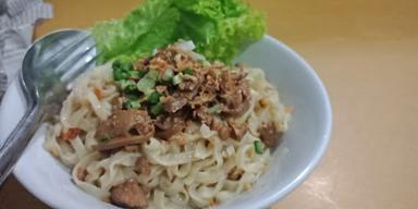 MIE PANGSIT MJ