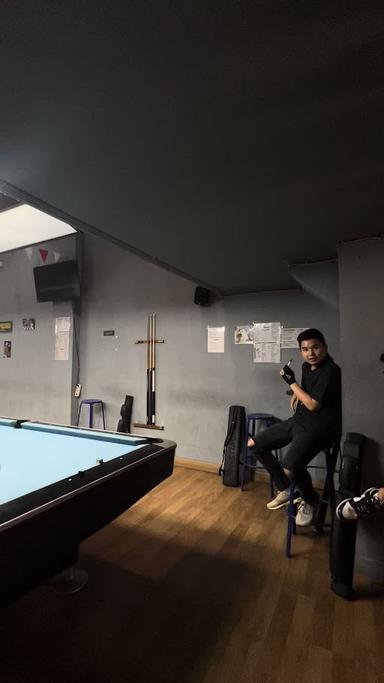 TWENTY ONE BILLIARD