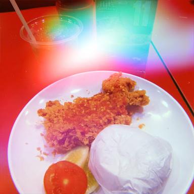 HITS CHICKEN CBD MALL CILEDUG