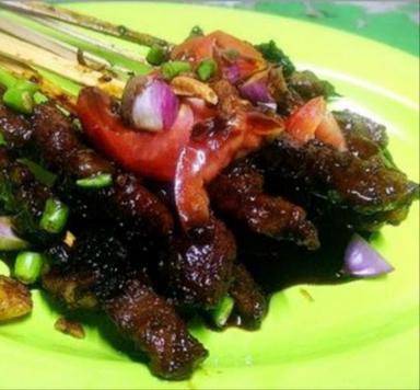 SATE AYAM MADURA CAK MUNIR