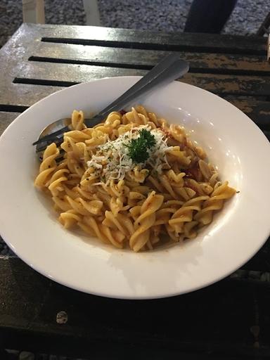 ST. PASTA CBD