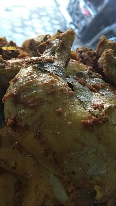 WARUNG MAKAN AYAM GORENG NDESO