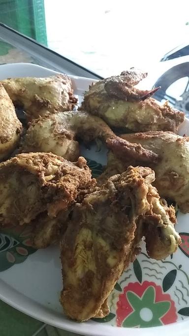 WARUNG MAKAN AYAM GORENG NDESO