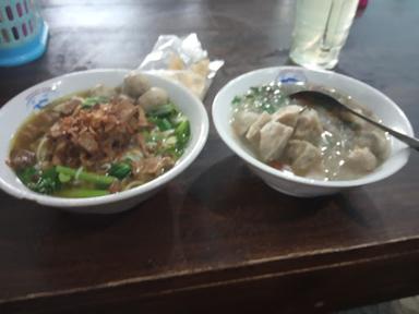 BAKSO & MIE AYAM REMAJA