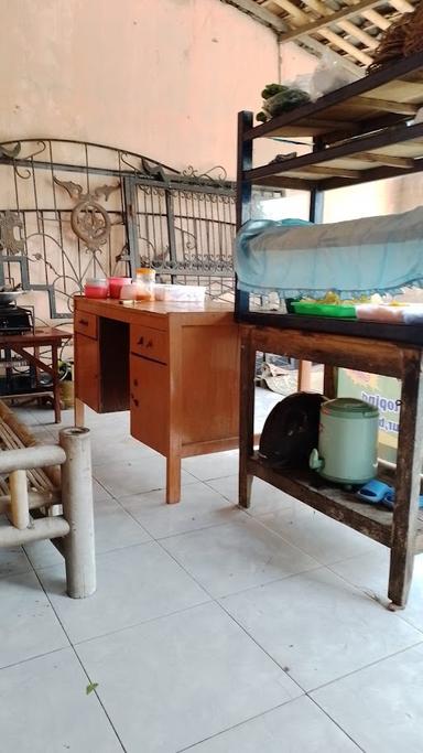 KEDAI SEBLAK DAN PENYETAN ETAN DESO