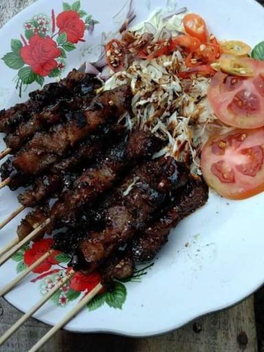 SATE KAMBING DAN AYAM BAKAR BU GIYANTI