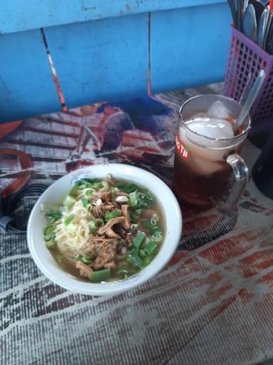 MIE AYAM & BAKSO KEMBAR