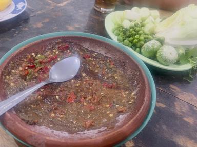 RUMAH MAKAN MERGOSARI KARANGANYAR