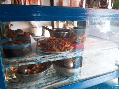 WARUNG MAKAN AMPERA