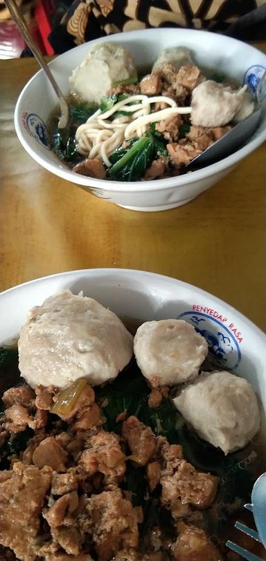 BAKSO & MIE AYAM PAK UNTUNG