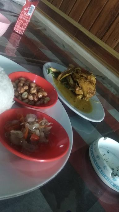 WARUNG KARTIKA BETUTU AYAM KAMPUNG