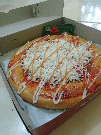 PIZZA DAN SEBLAK NASYA