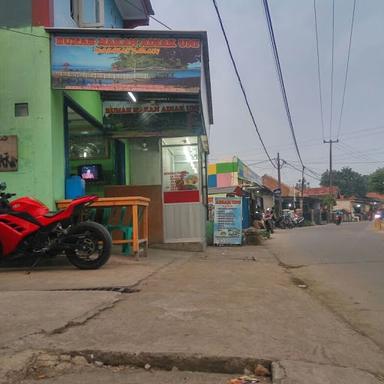 RUMAH MAKAN ADIAK UNI