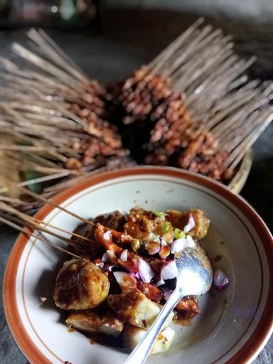 SATE AYAM MBAH MUGIYEM