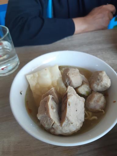 BAKSO DAN MIE AYAM  CAK BUDI