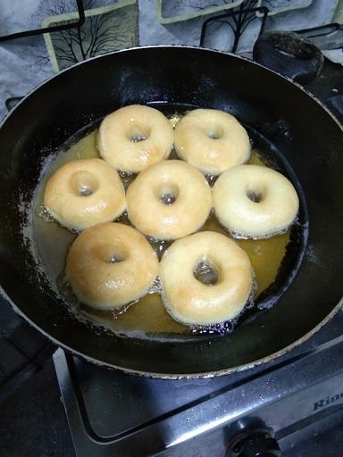 TOKO IKI DONUTS