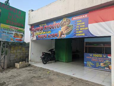 SOTO AYAM KAMPUNG DAN MIE AYAM