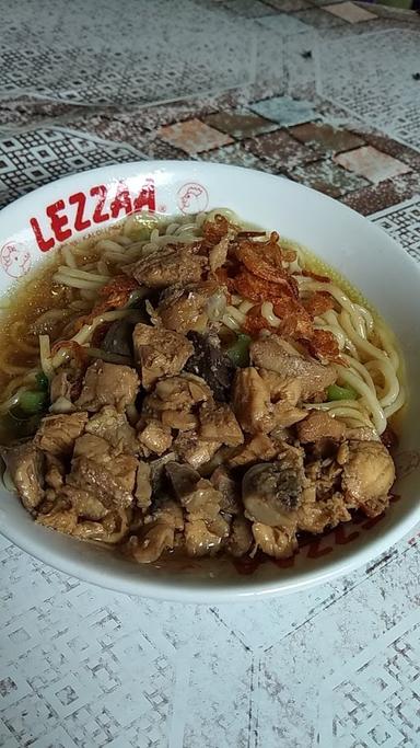 MIE AYAM BABAKAN