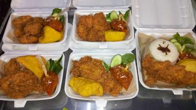 AYAM GEPREK, AYAM PENYET, BEBEK BACEM, CHICKEN KARAAGE, YAMIN PENTOL, TELUR KRITING, DONAT