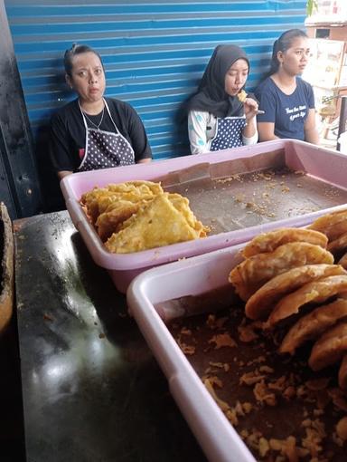 WARUNG KOPI DAN GORENGAN