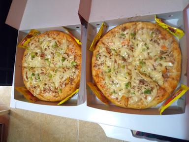 ORANGE PIZZA & CHICKEN