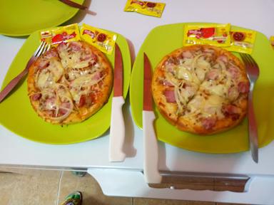 ORANGE PIZZA & CHICKEN