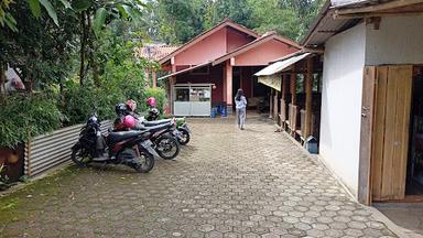 WARUNG SEBLAK BINANGUN