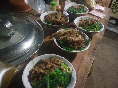 WARUNG MIE AYAM SAM LEUPI