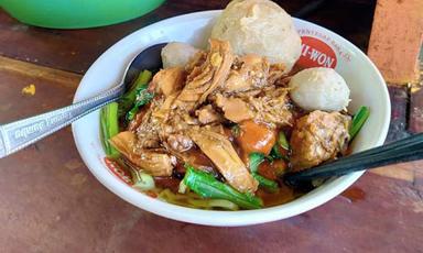 MIE AYAM BASO CABANG BAPA NURI PASAR KARANG SEMBUNG