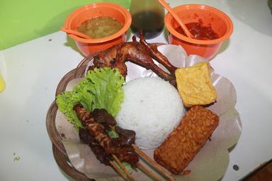 AGJ (AYAM GORENG JOGLO)