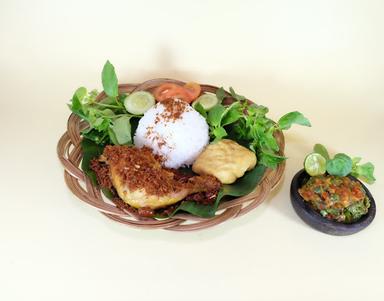 AYAM KIWARI CIANJUR