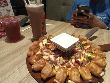 PIZZA HUT RESTORAN - CIANJUR