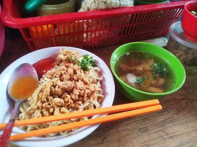 WARUNG DJAJAN KKO GS