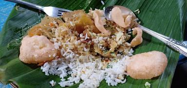 NASI UDUK DAUN PISANG SAFAAR