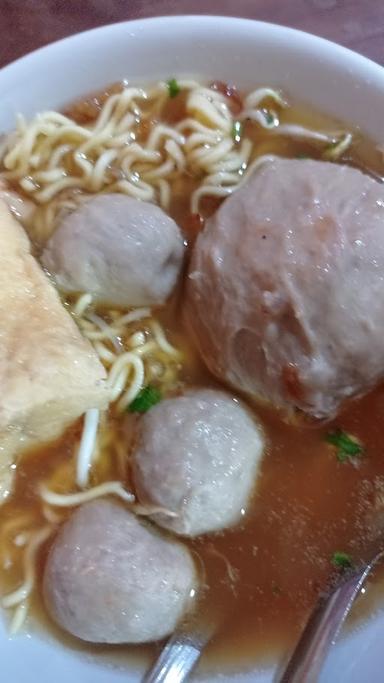 BAKSO MAS GINO DEPAN VARIA