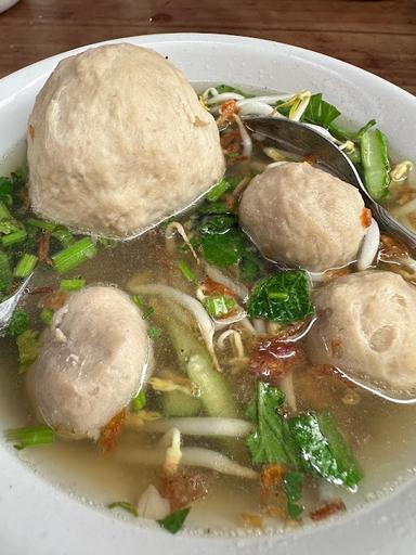 BAKSO MAS GINO DEPAN VARIA