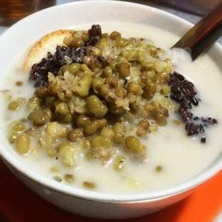 BUBUR KACANG IJO DAN BUBUR AYAM KHAS MADURA DOA IBU