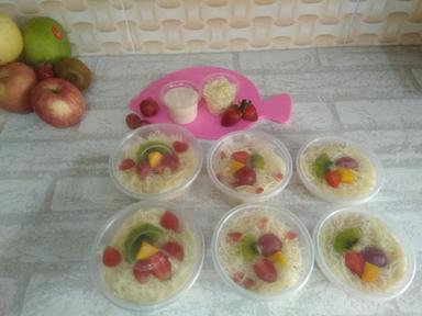 SALAD BUAH CAVANYA