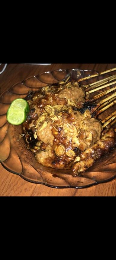 SATE AYAM MADURA & SATE AYAM TAICHAN MAMA OCHA