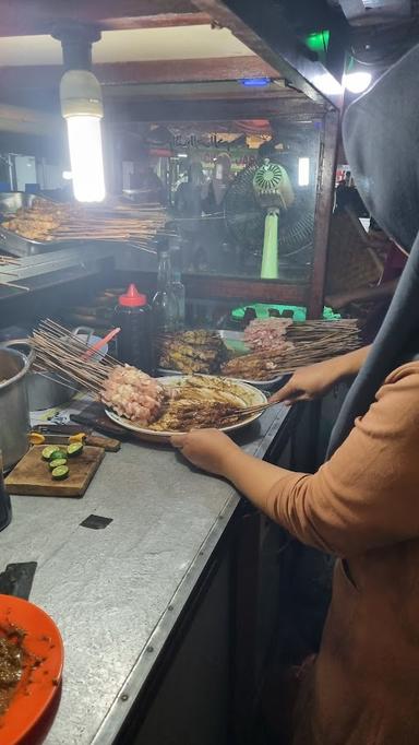 SATE AYAM PAK MUNAJI