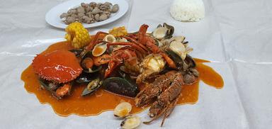 SEAFOOD BOLA 69