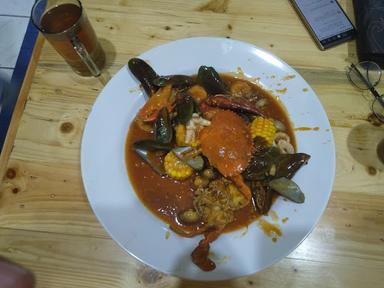 SEAFOOD KEPITING MONTOK NEW & GUBUK SUNDA