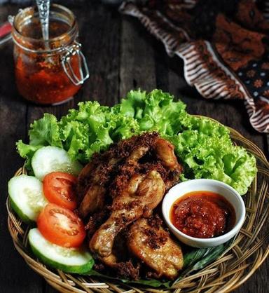 WARUNG AYAM BAKAR SARASA