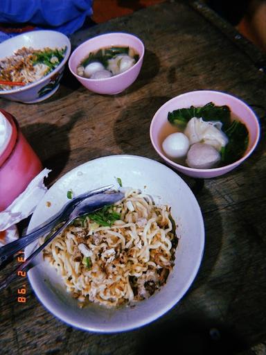 BAKMIE & BUBUR BANDUNG