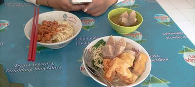 MIE AYAM BASO SOLO MAS KUMIS