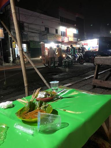 SATE PADANG PUTRI PARIS