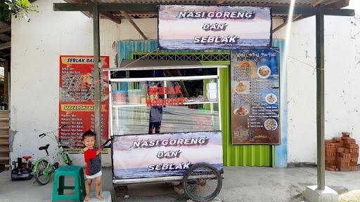 NASI GORENG MAS FADIL DAN SEBLAK