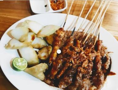 SATE AYAM MADURA (LAMARAN)