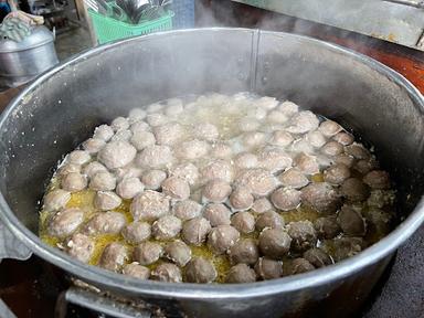 BAKSO URAT PAK SAMIYO